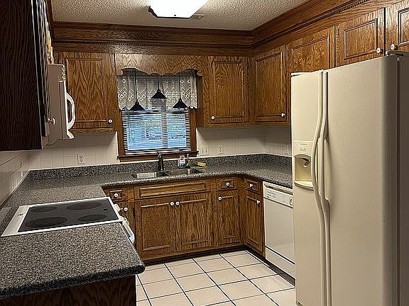 3rd image of 1231 Black Walnut Ct