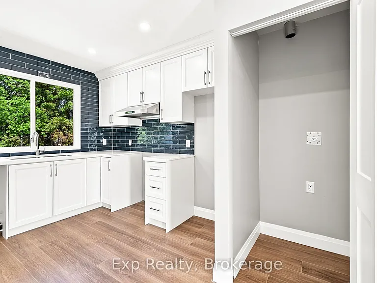 372 Major St #A — Photo 18