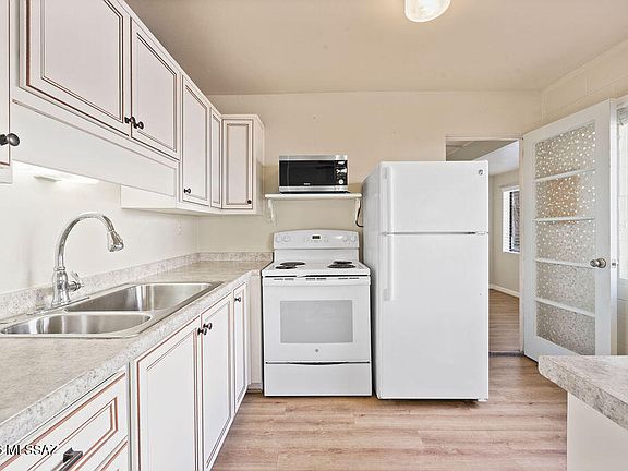 4th image of 8140 E Broadway Blvd #G103