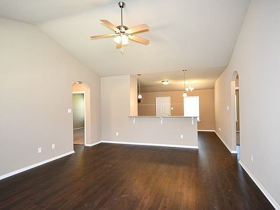 4th image of 6416 Amalie Dr