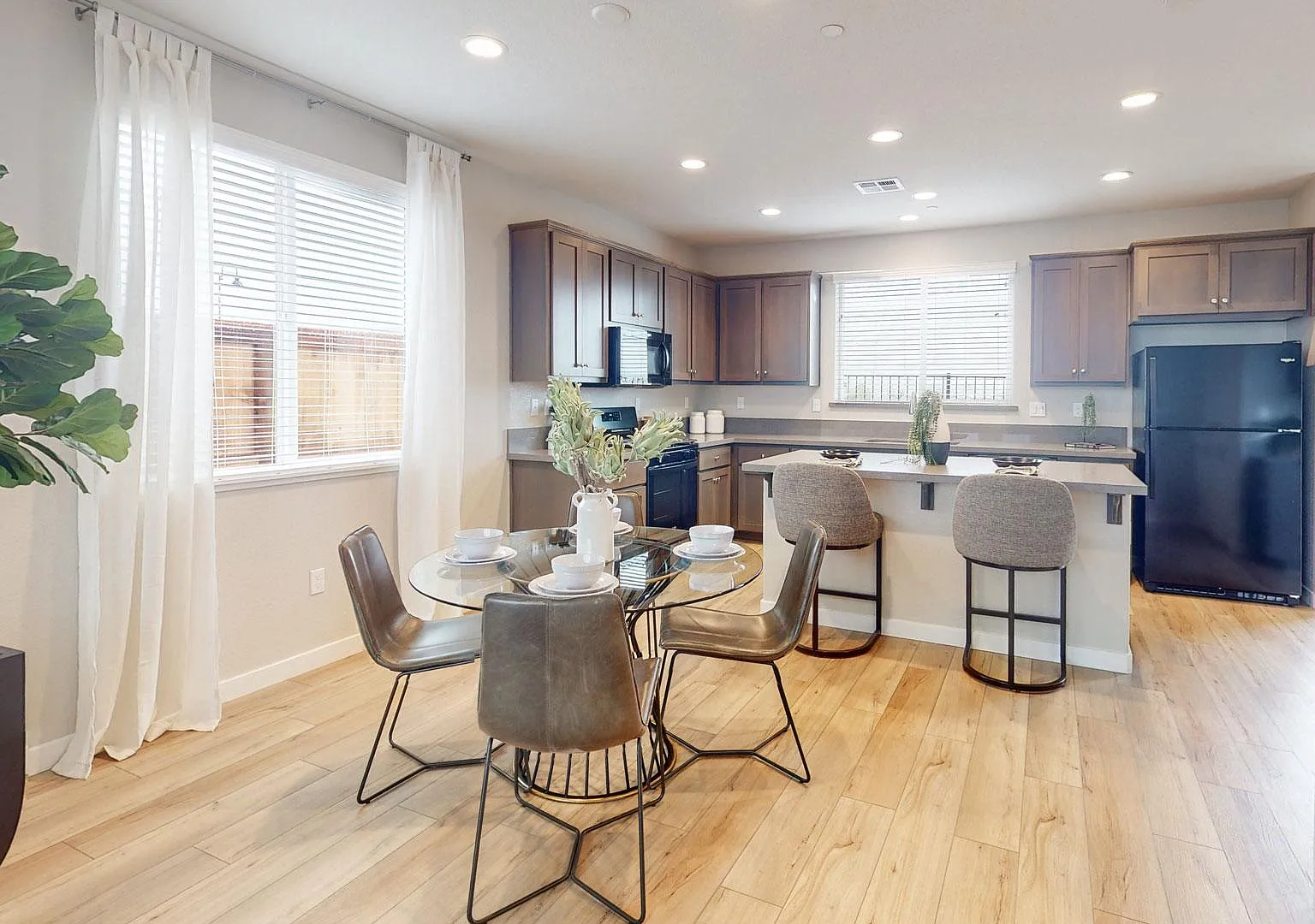1574 Abundance Way — Photo 3