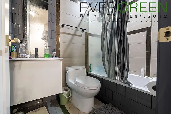 Rented by Pinn Realty | media 61