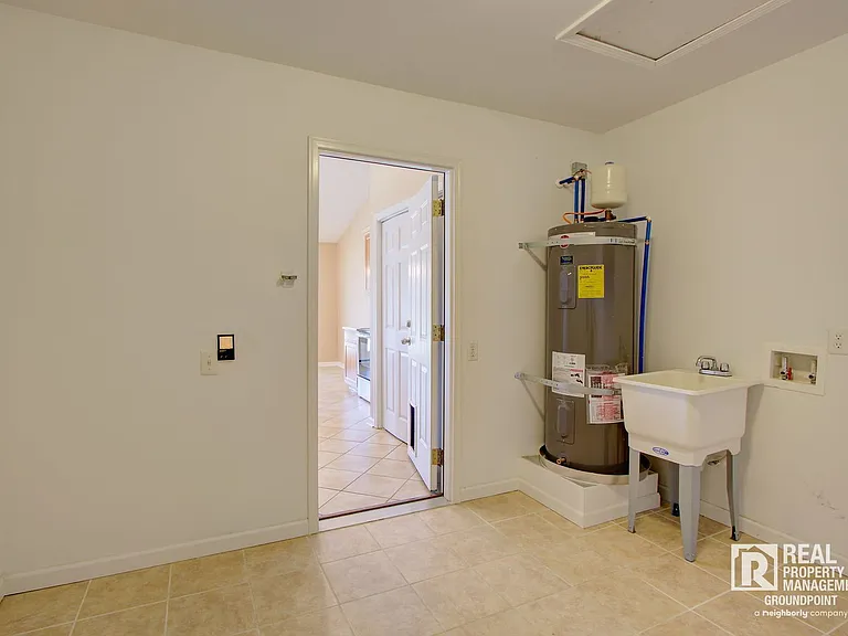 97 Avonshire Dr — Photo 20