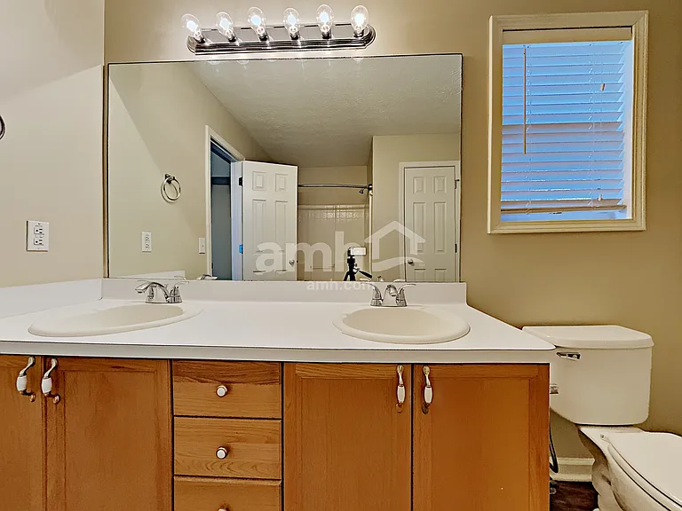 624 Glendale Forest Dr — Photo 10