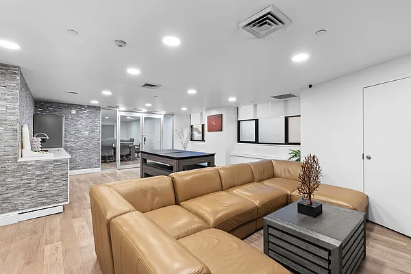 Rented by SERHANT. | media 7
