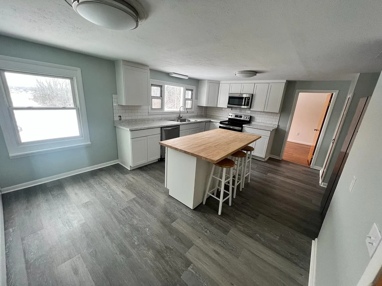 10640 Clarence Center Rd — Photo 1