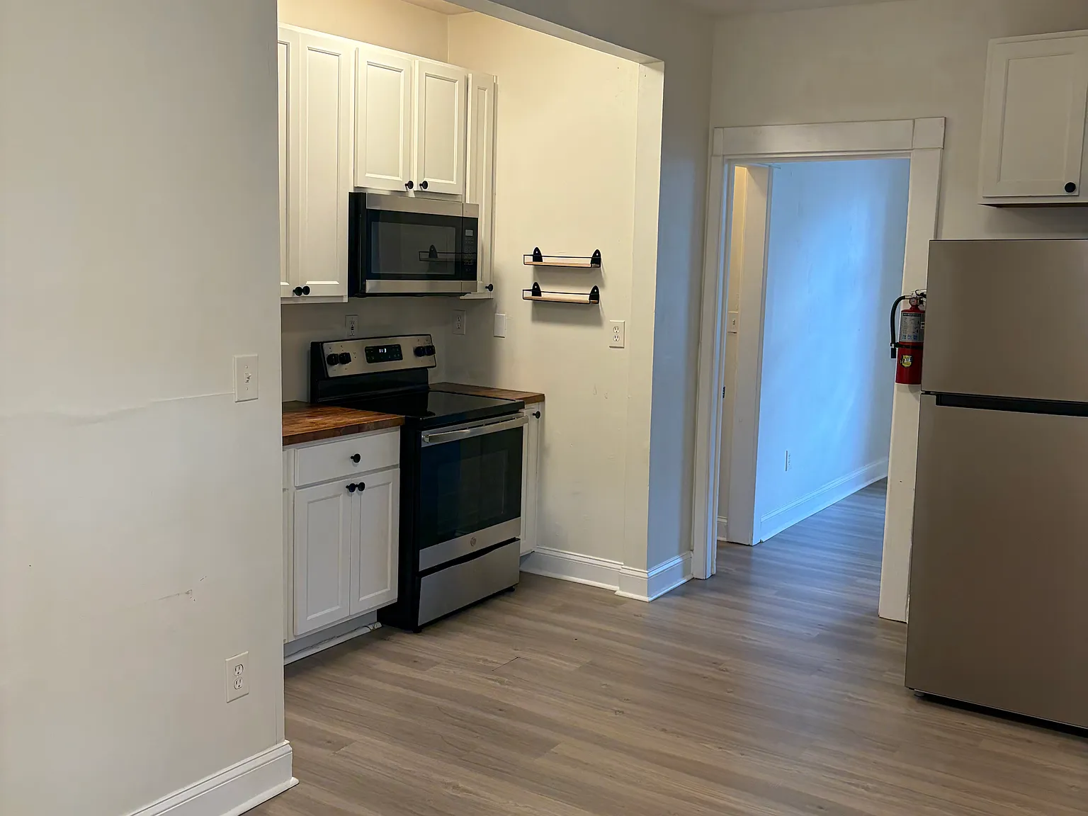 2 bed, 800 sqft, $1,700 — Photo 1