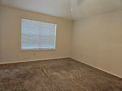 9122 Kirkleigh St — Photo 2