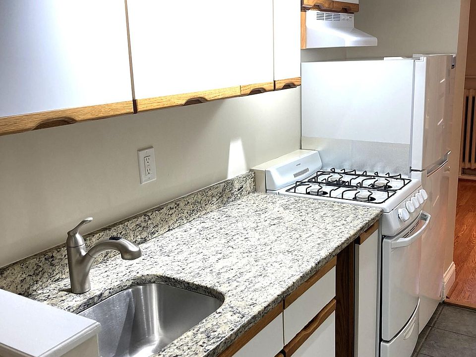 1st image of 1010 S Carolina Ave SE APT 1