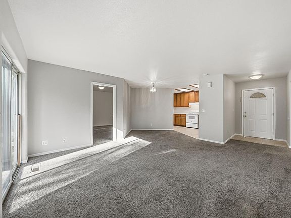 4th image of 16681 Cobb Boulevard