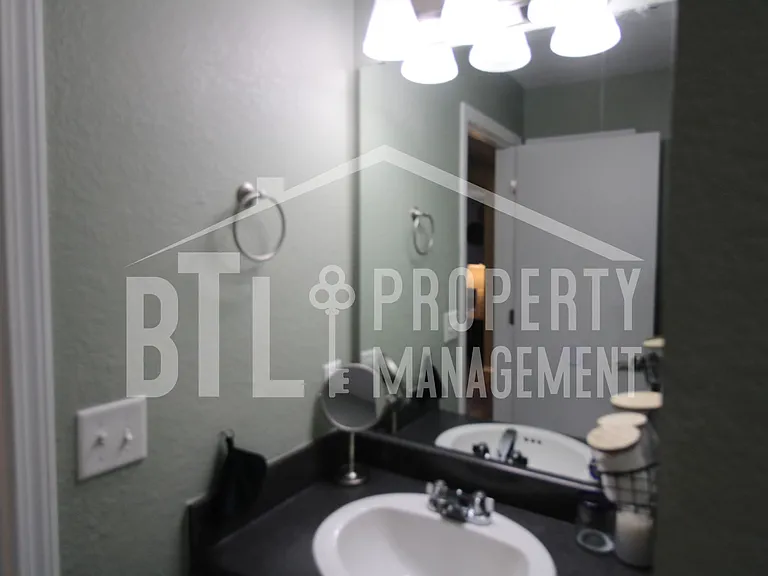 2905 Vineyards Pkwy #5 — Photo 23