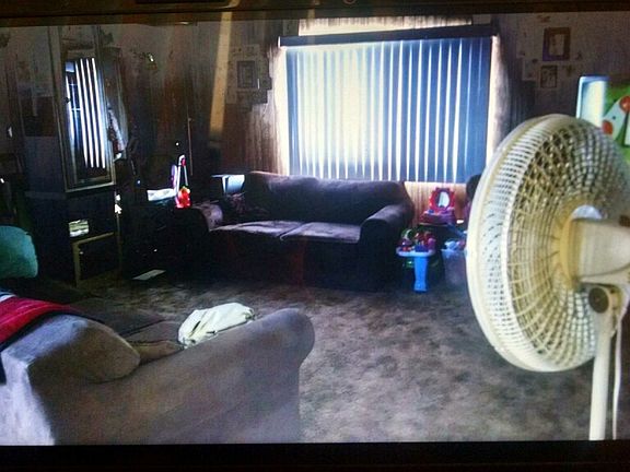 4th image of 208 Village Cir