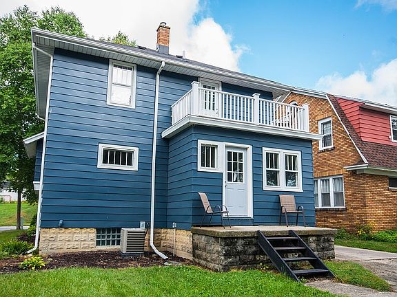 4th image of 982 Frederick Ave NW