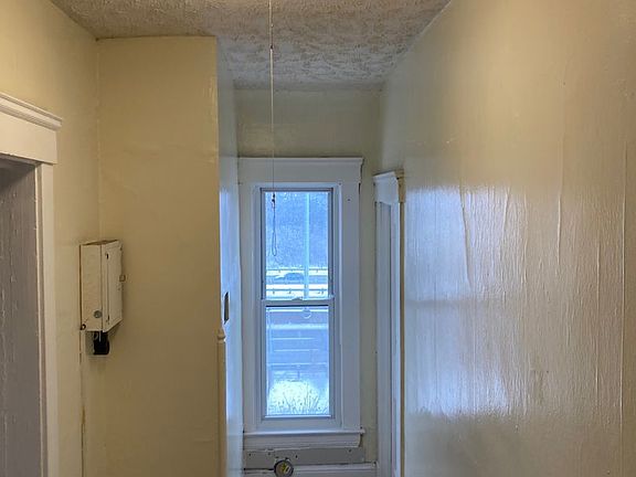 3rd image of 1519 Clark Ave