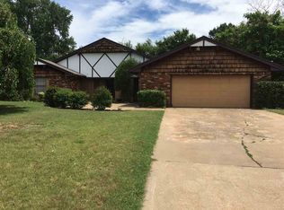 913 Quail Creek Dr, Enid, OK 73703