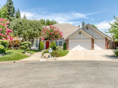 1418 E Sweetbriar Dr, Fresno, CA, 93720