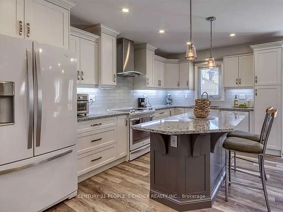 3rd image of 6 Lockwood Rd