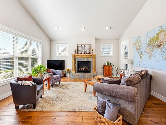 5th image of 3851 Sunleaf Ave