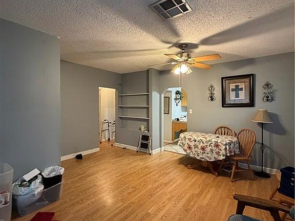 4th image of 624 Teddy Ave