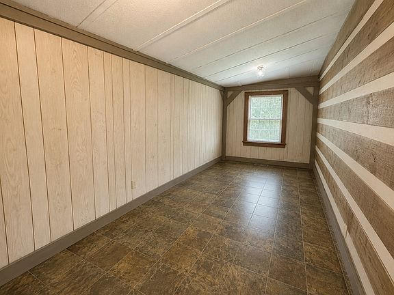 5th image of 312 Grand View Dr