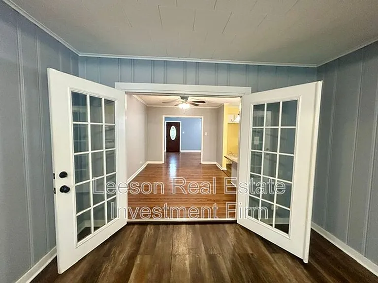 122 E Dalzell St — Photo 11