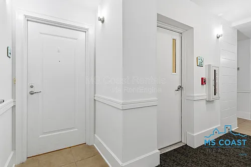 2060 Beach Blvd Photo 1