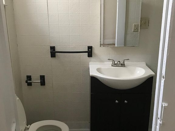5th image of 313 E Court St