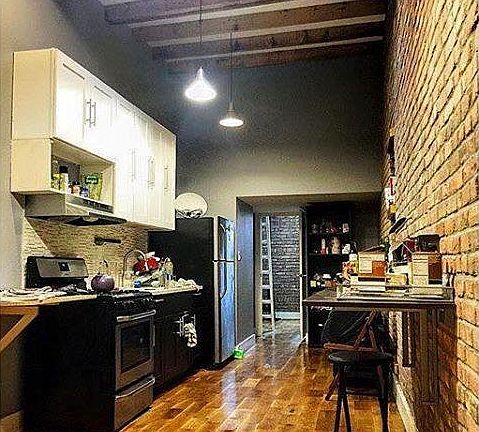 4th image of 300 Grove St