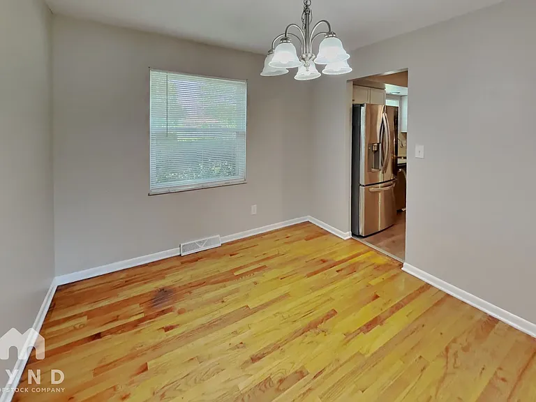 5621 Oakmont Dr — Photo 4