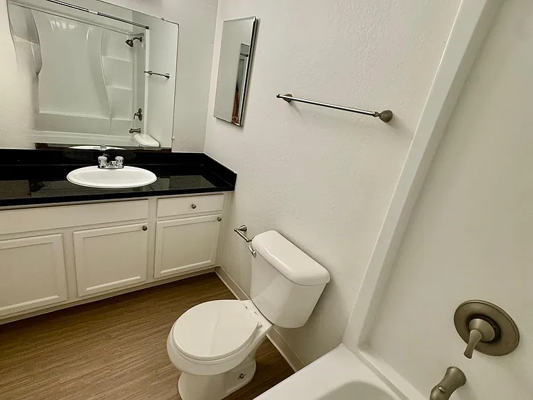 450 Alameda Del Prado #I — Photo 11