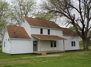 113 E Schweitzer St, Dorchester, IL 62033