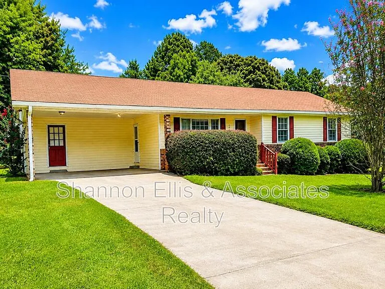 405 Elder Rd — Photo 1