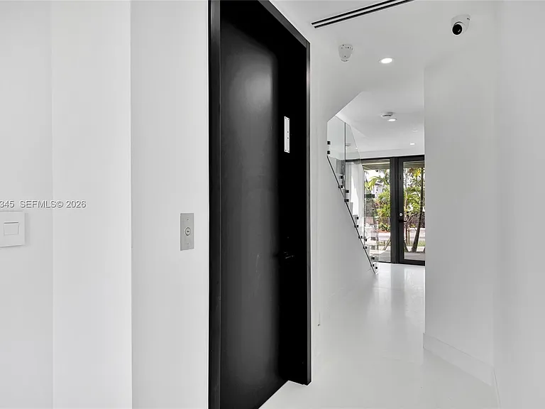3222 NE 7th St #1 — Photo 11