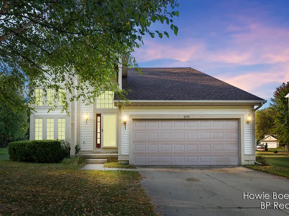 2151 Banyon Trl, East Lansing, MI 48823