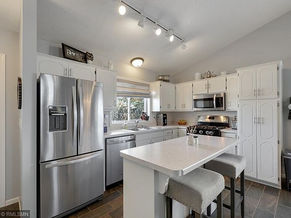 4th image of 608 5th Ave S