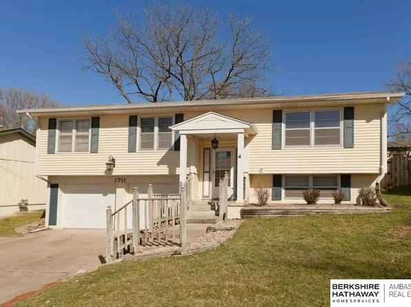 1711 N 107th Ave, Omaha, NE 68114