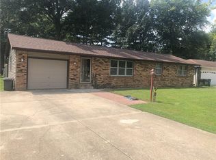229 W 11th St, Neoga, IL 62447