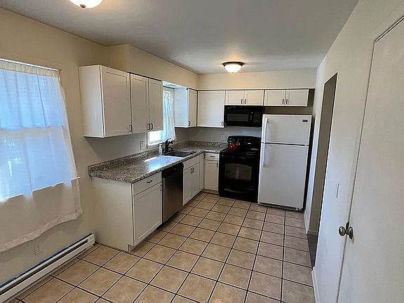4th image of 130 Wyndcrest Ct APT A