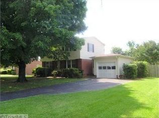 2904 Birchwood Dr, Winston Salem, NC 27103