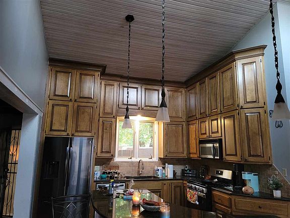 2nd image of 611 N Delaware Ave