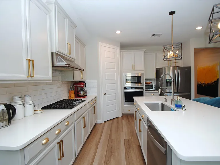 24818 Harvest Elm Ct — Photo 13