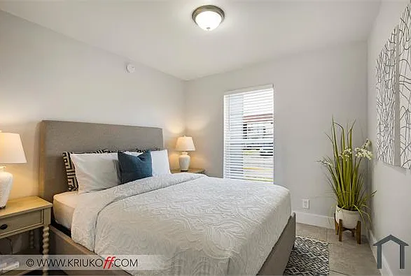 2051 NW 43rd Ter — Photo 12