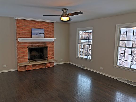 2nd image of 914 Fortress Dr