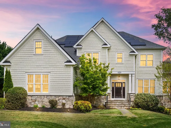 11656 Pine Tree Dr, Fairfax, VA 22033