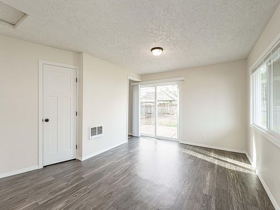 3rd image of 300 SE 100th Ave Unit B