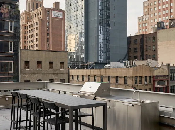 271 West 47th Street image 10 of 21