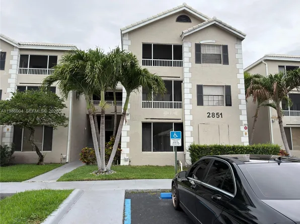 2851 N Oakland Forest Dr, Fort Lauderdale, FL