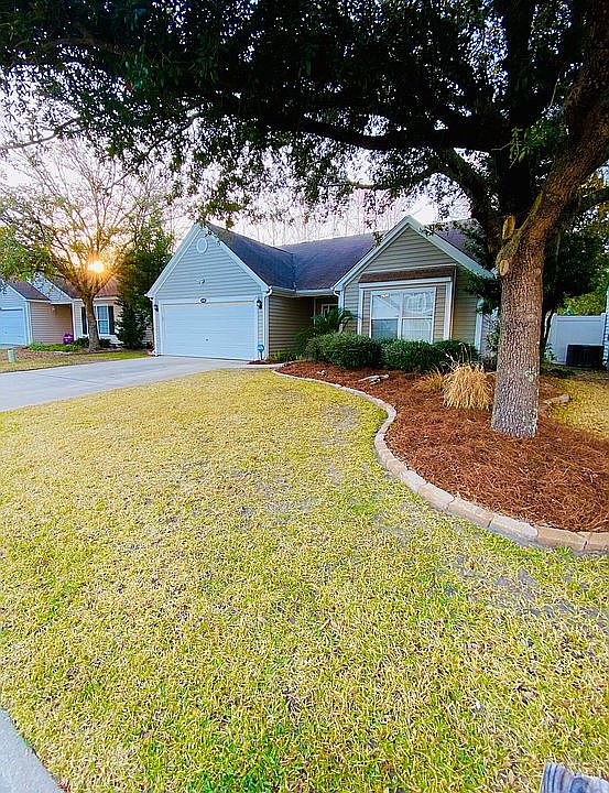 1st image of 410 Live Oak Walk