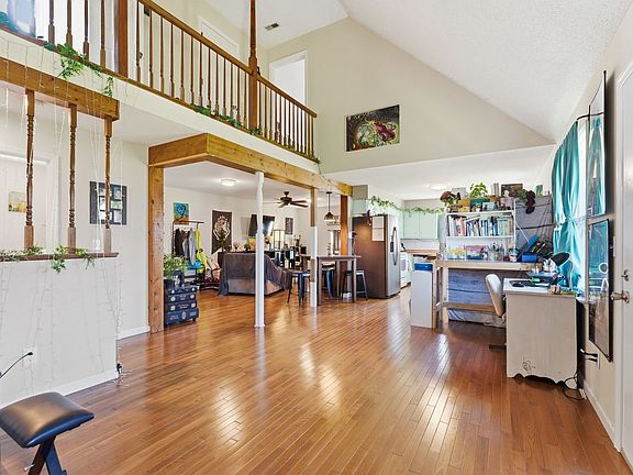 3rd image of 202 Virginia Dr