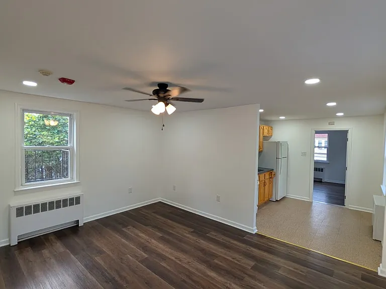 344 Van Kirk St #4 — Photo 4